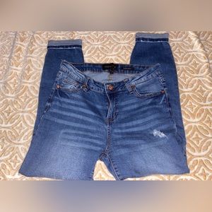 Kendall and Kylie skinny Jean